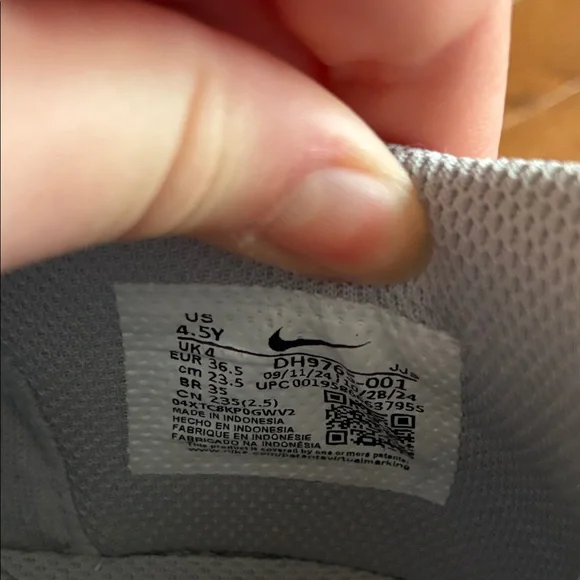 Nike Grey and White Dunks - Picture 2 of 5